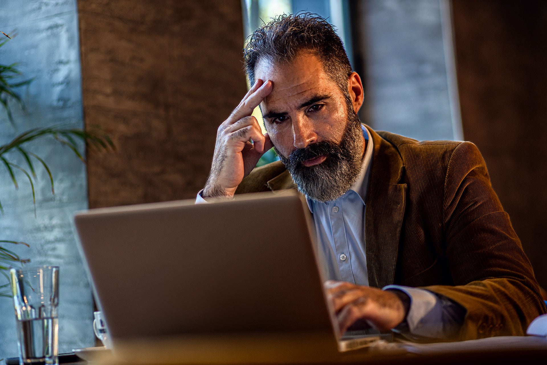 Business growth consultant Adrian Bray explaining why profit alone rarely drives valuation, with buyers focusing on transferability, risk, and growth potential.